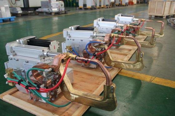 কমপ্যাক্ট ইলেকট্রিক 280V 160KVA সার্ভো বন্দুক স্পট ওয়েল্ডিং স্বয়ংক্রিয়